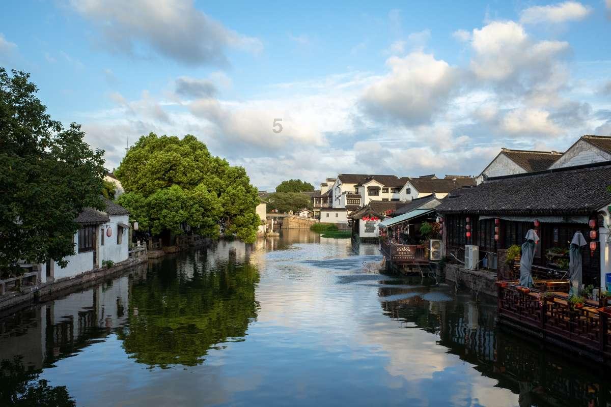 向着幸福，一路奔跑——湖南二十年接力写好“民生答卷”的温暖故事